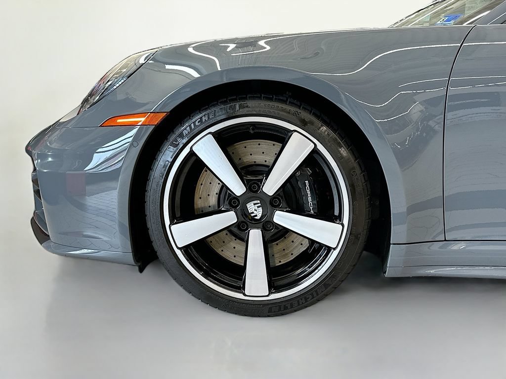 Certified 2025 Porsche 911 Carrera S RWD image 32