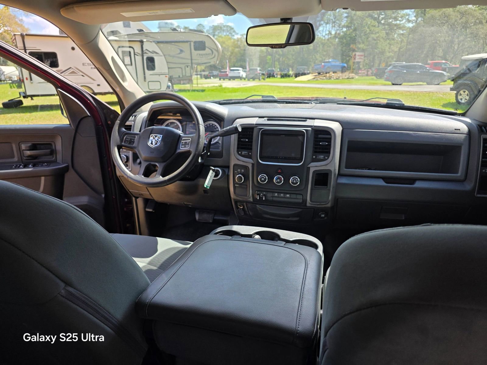 Used 2017 RAM 3500 Tradesman w/ Chrome Appearance Group image 21