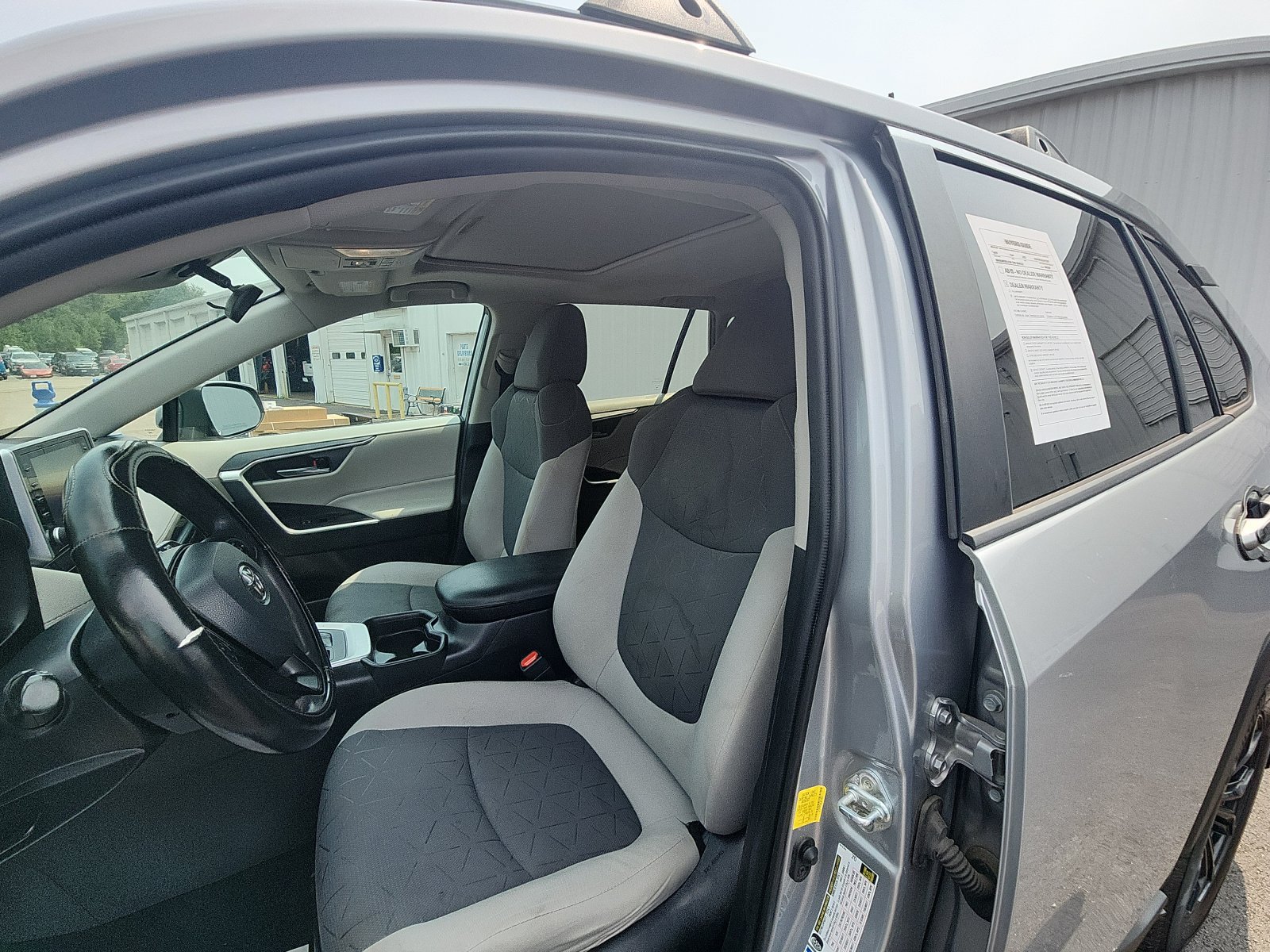 Used 2020 Toyota RAV4 XLE w/ Convenience Package AWD/4WD image 22
