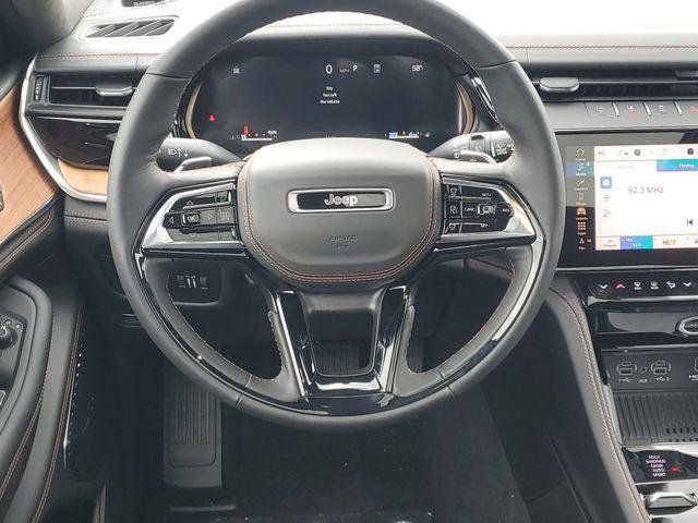 New 2026 Jeep Grand Cherokee Summit w/ Obsidian Package AWD/4WD image 15