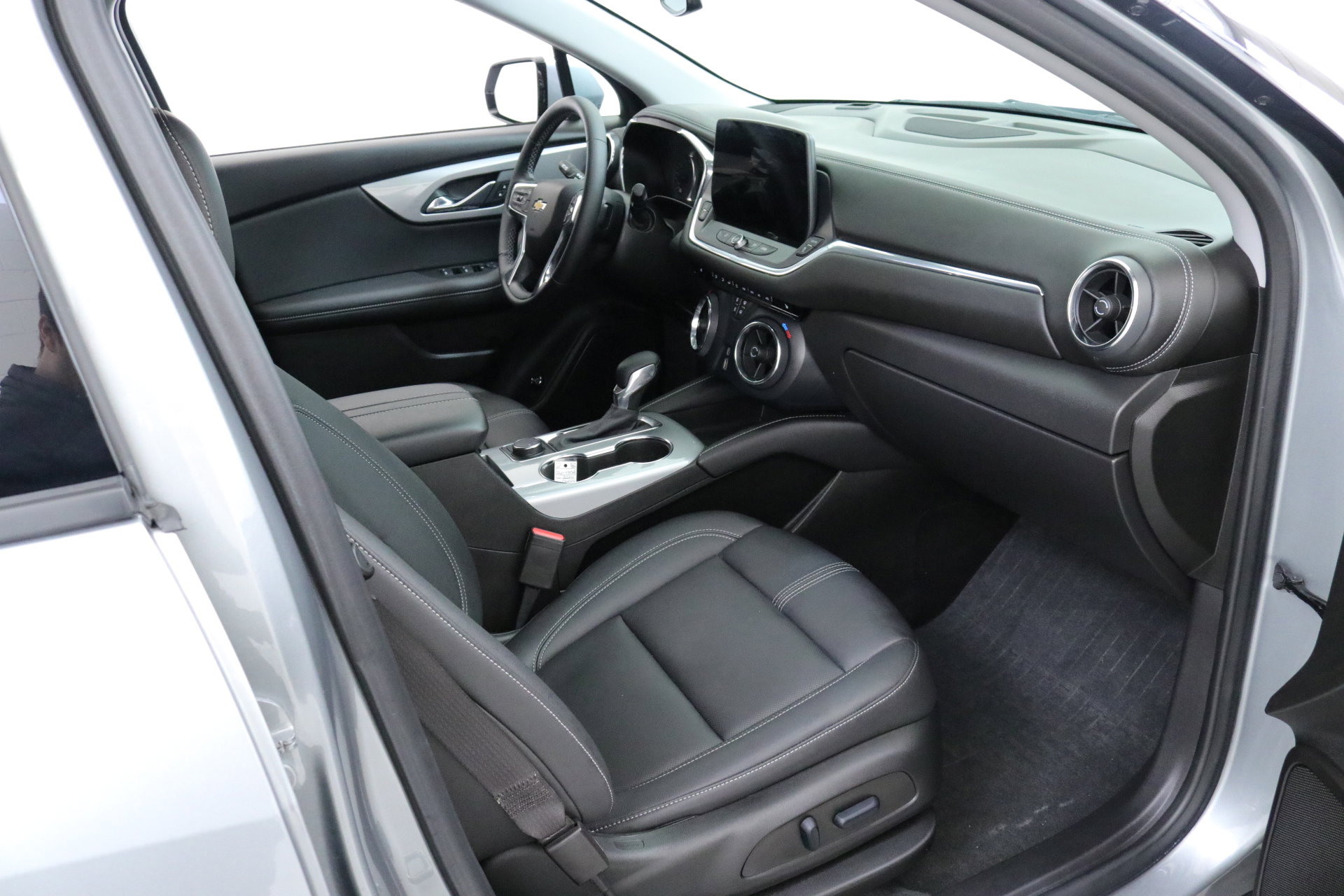 Used 2024 Chevrolet Blazer LT w/ LPO, Floor Liner Package image 28