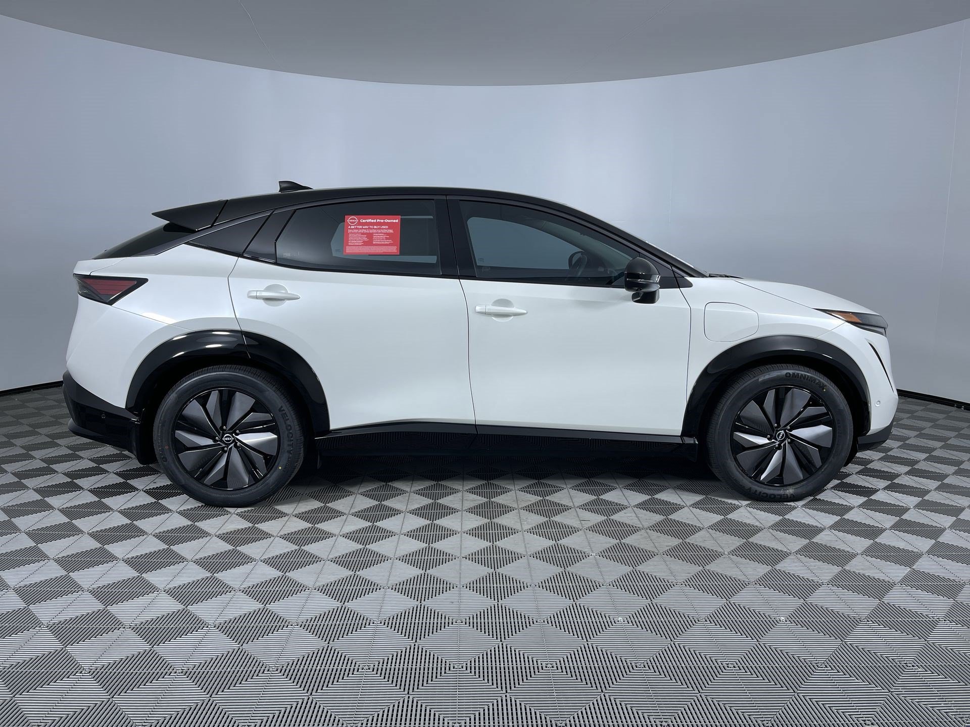 Certified 2024 Nissan Ariya AWD image 10