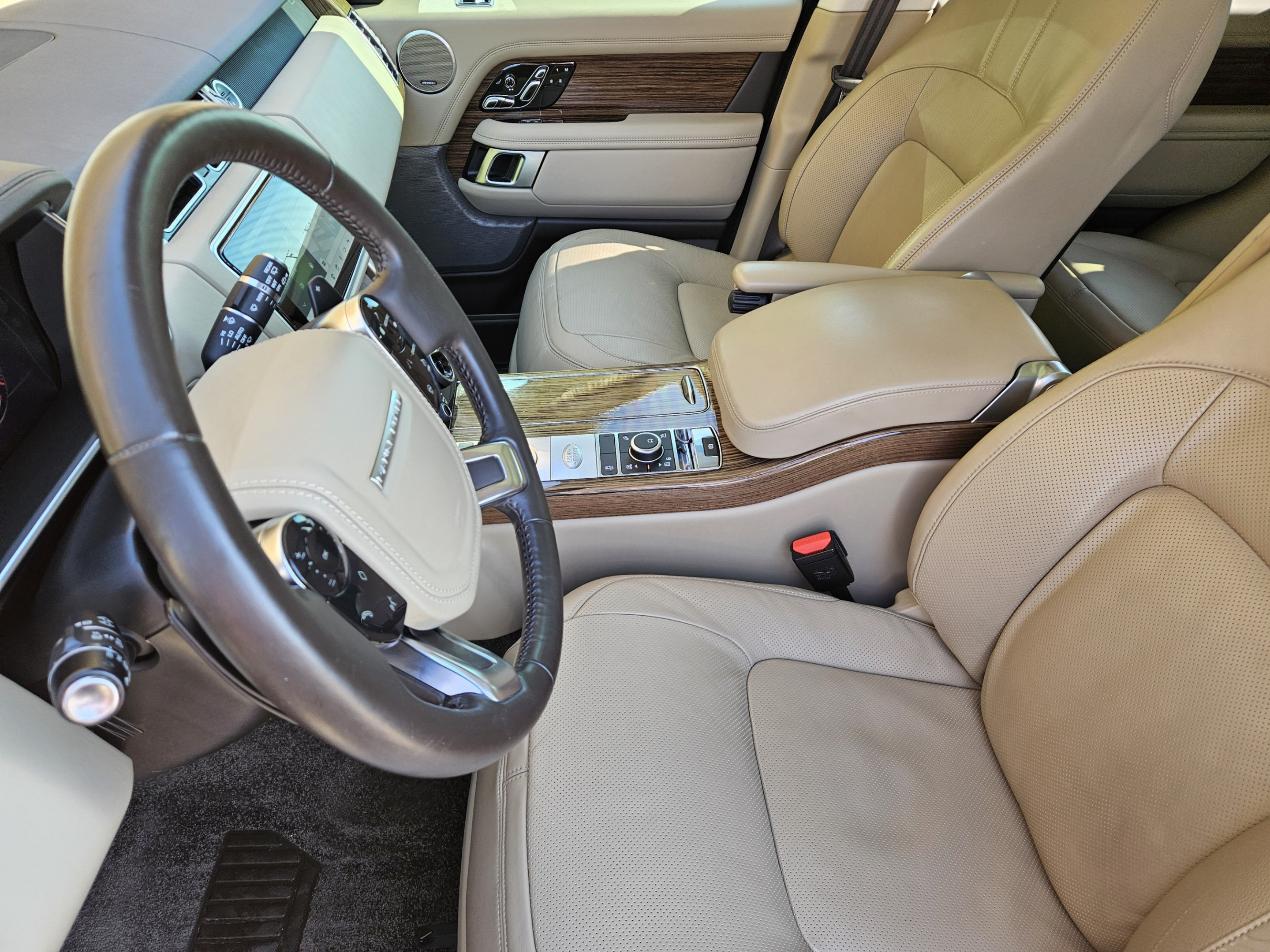 Used 2018 Land Rover Range Rover HSE AWD/4WD image 15