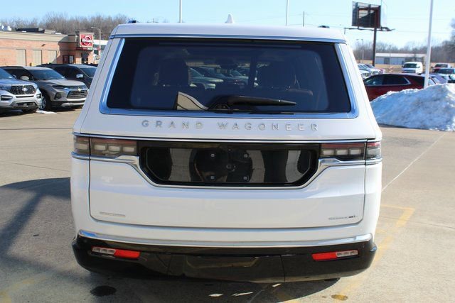 Used 2023 Jeep Grand Wagoneer L Series II w/ Premium Group II image 3
