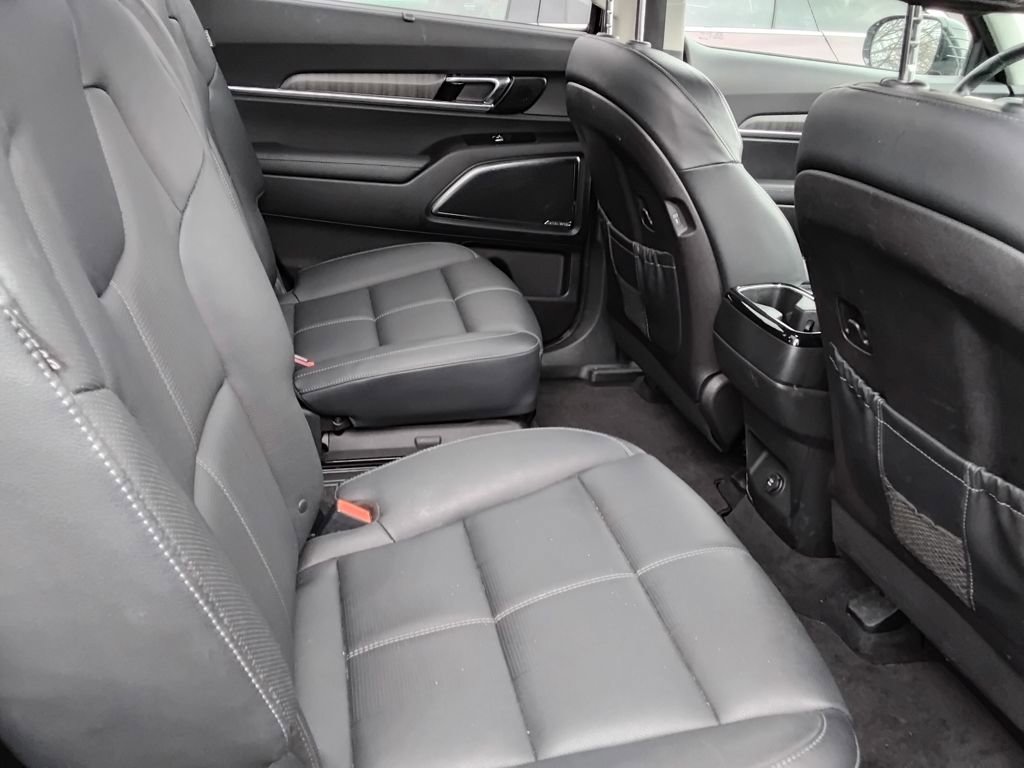 Used 2023 Kia Telluride SX image 9