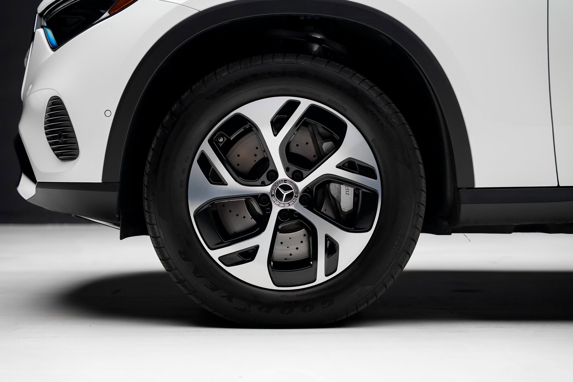 Used 2025 Mercedes-Benz GLC 350e 4MATIC image 19