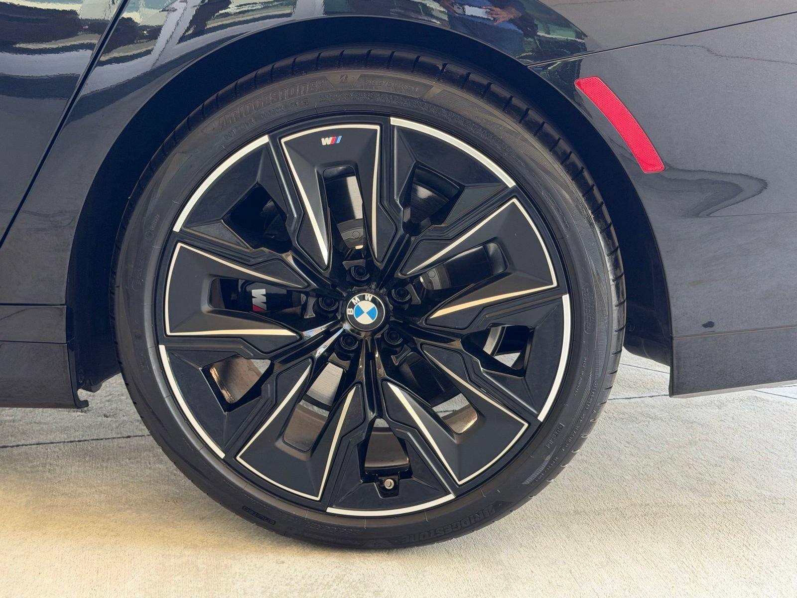 Used 2025 BMW 740i xDrive w/ Premium Package AWD/4WD image 19
