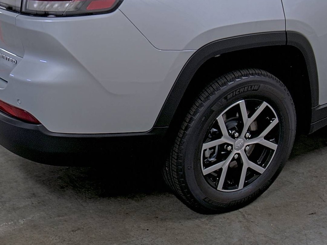 New 2025 Jeep Grand Cherokee L Limited w/ Luxury Tech Group II image 12