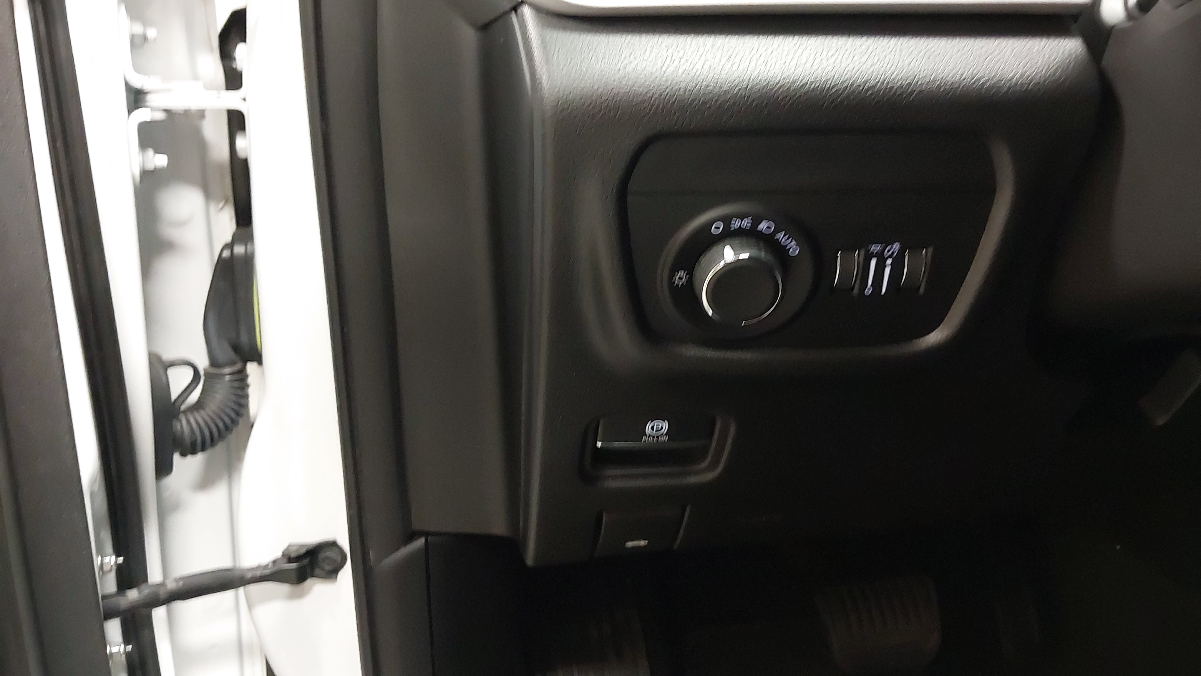 Used 2023 Jeep Grand Cherokee Altitude AWD/4WD image 23