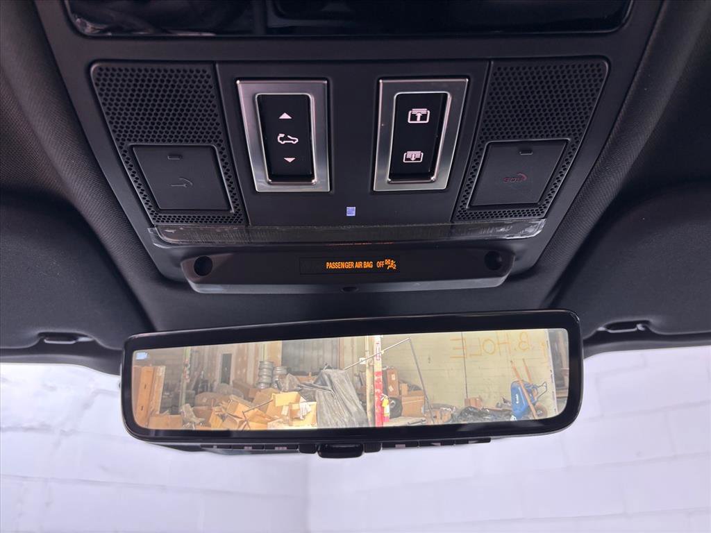 Used 2024 Land Rover Defender 90 V8 image 12