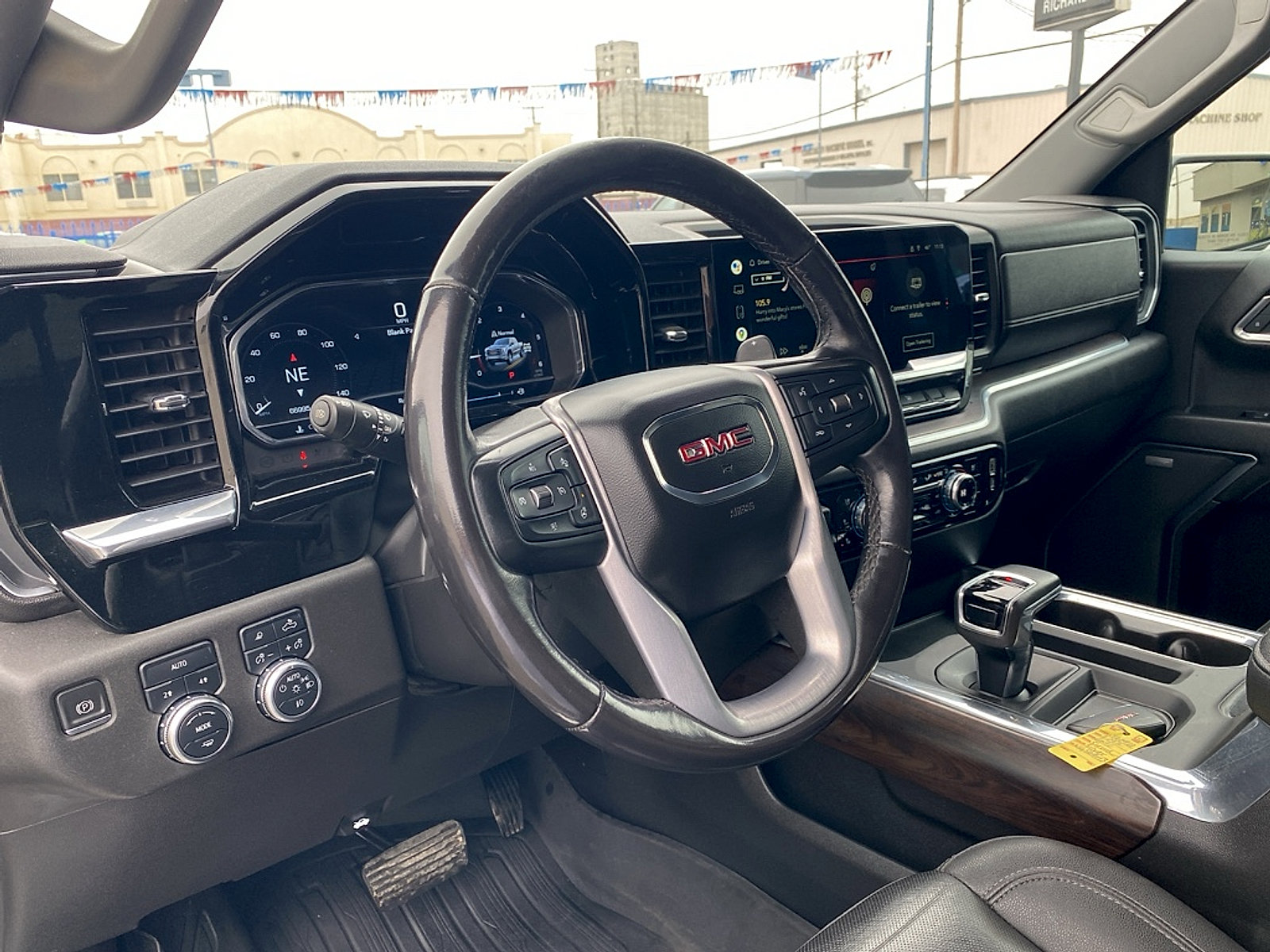 Used 2022 GMC Sierra 1500 SLT w/ SLT Premium Plus Package AWD/4WD image 24