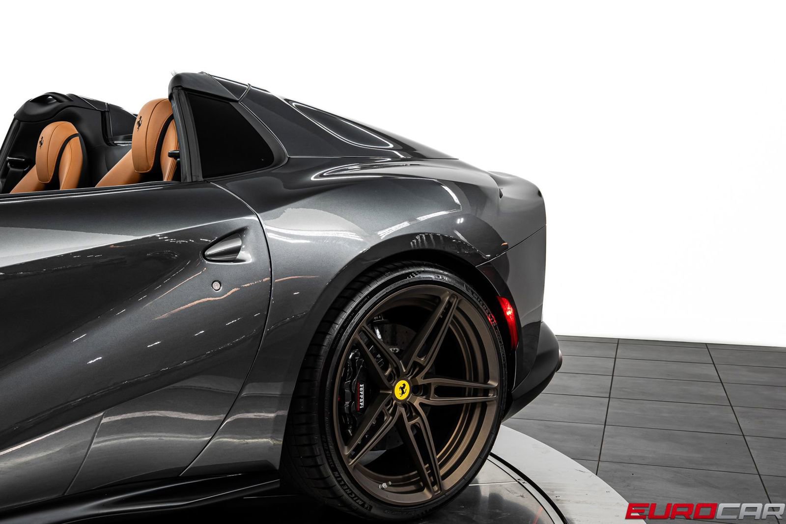 Used 2021 Ferrari 812 GTS RWD image 16