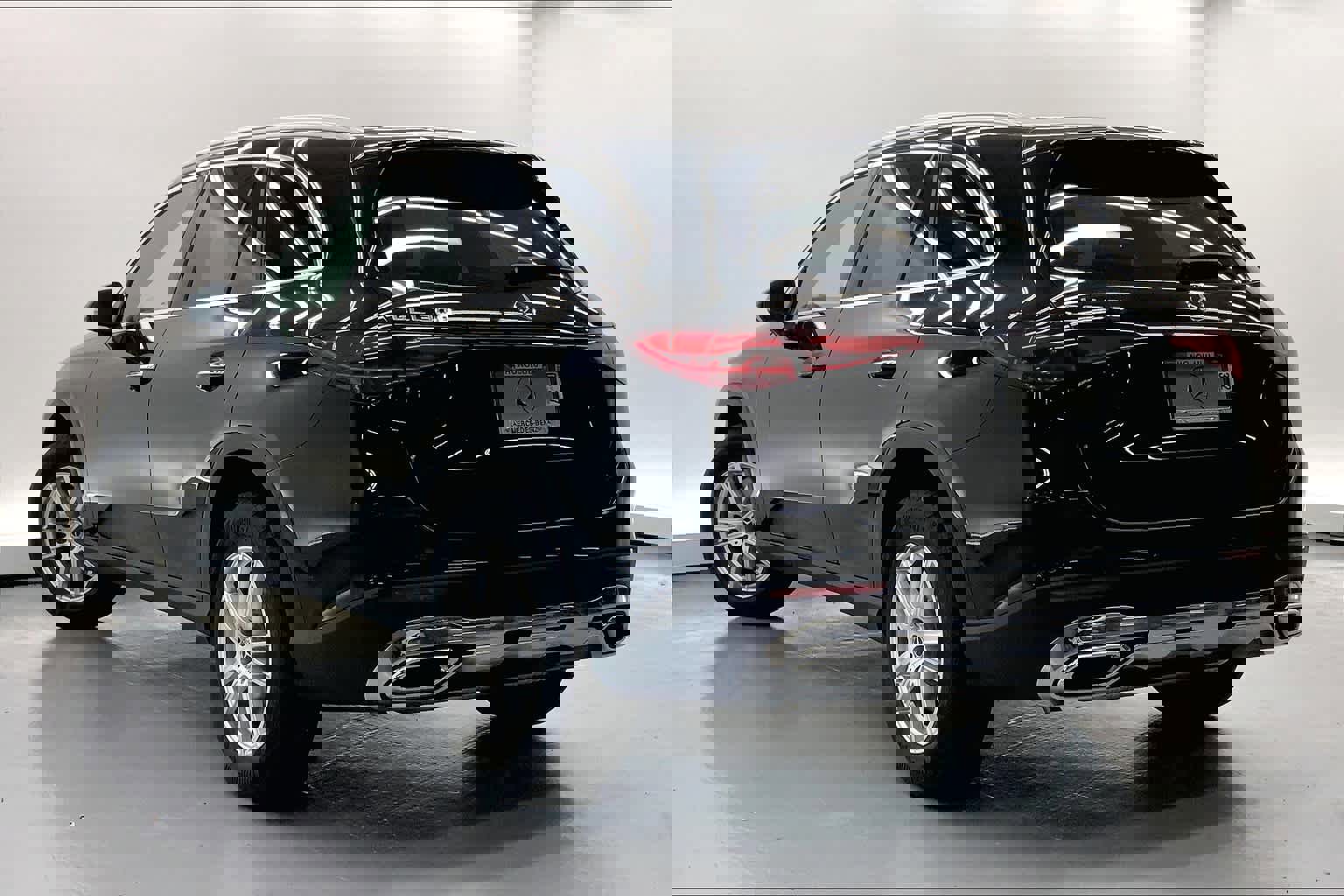 Used 2025 Mercedes-Benz GLC 300 image 7