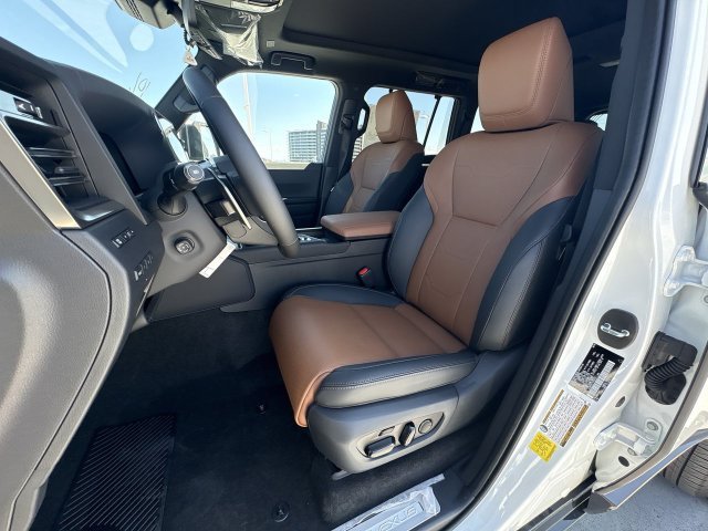 New 2026 Lexus GX 550 w/ Accessory Package (ZB) AWD/4WD image 11