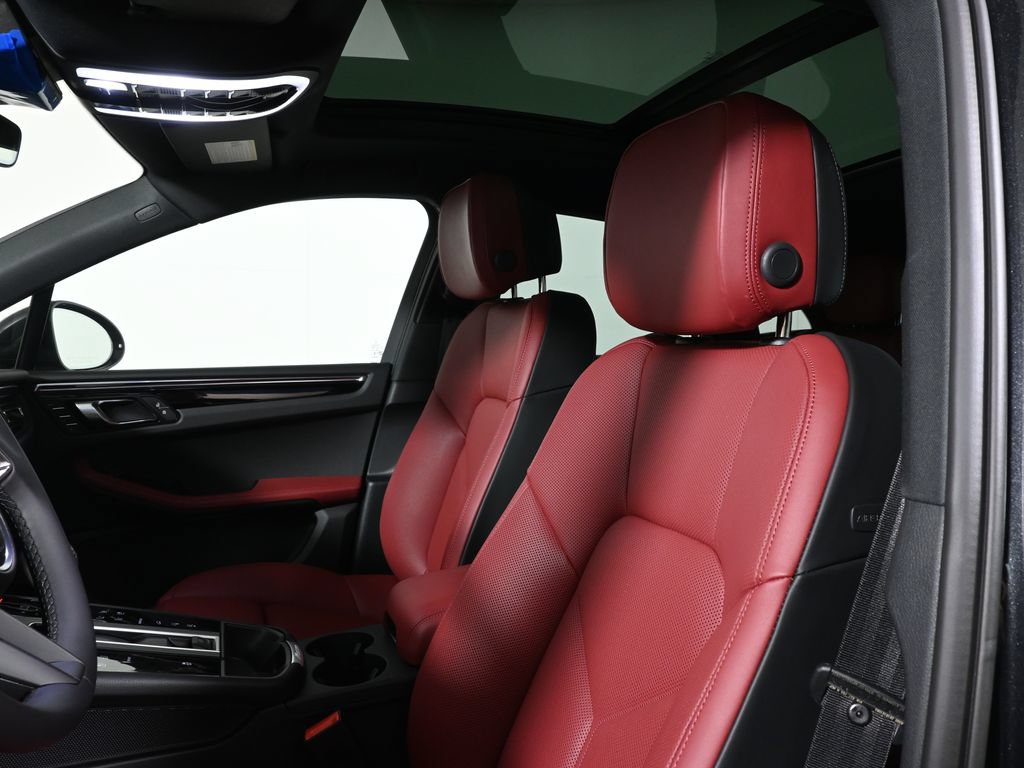 New 2026 Porsche Macan AWD/4WD image 15