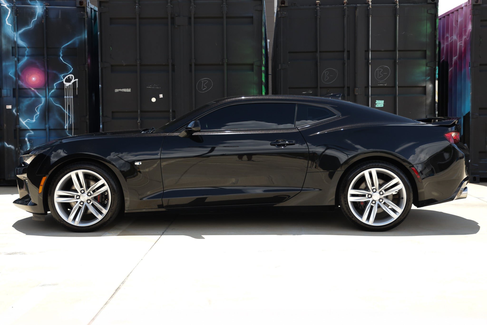 Used 2016 Chevrolet Camaro SS RWD image 4