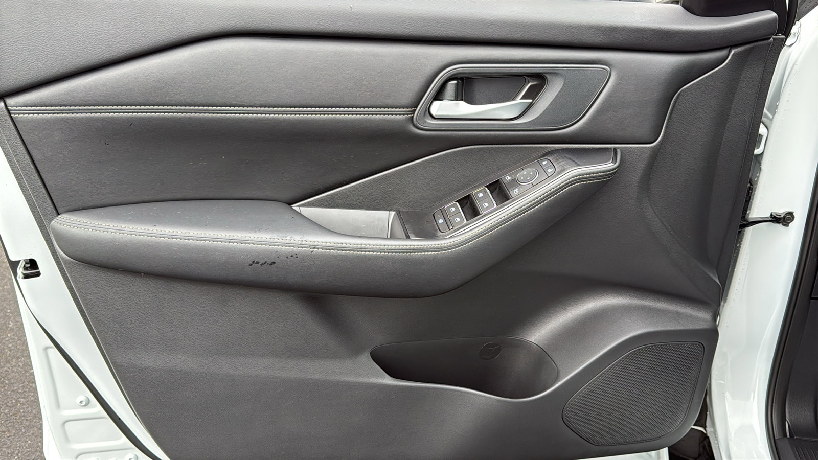 Certified 2024 Nissan Rogue SL AWD/4WD image 6