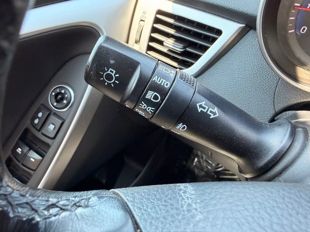 Used 2015 Hyundai Elantra GT w/ Option Group 03 FWD image 12