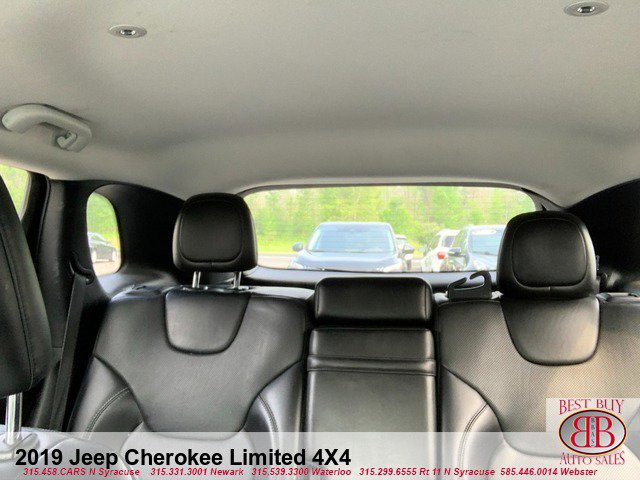 Used 2019 Jeep Cherokee Limited image 11