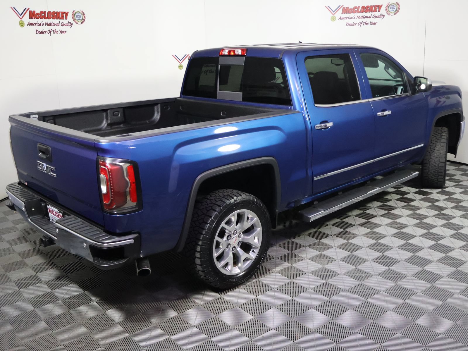 Used 2018 GMC Sierra 1500 SLT AWD/4WD image 4