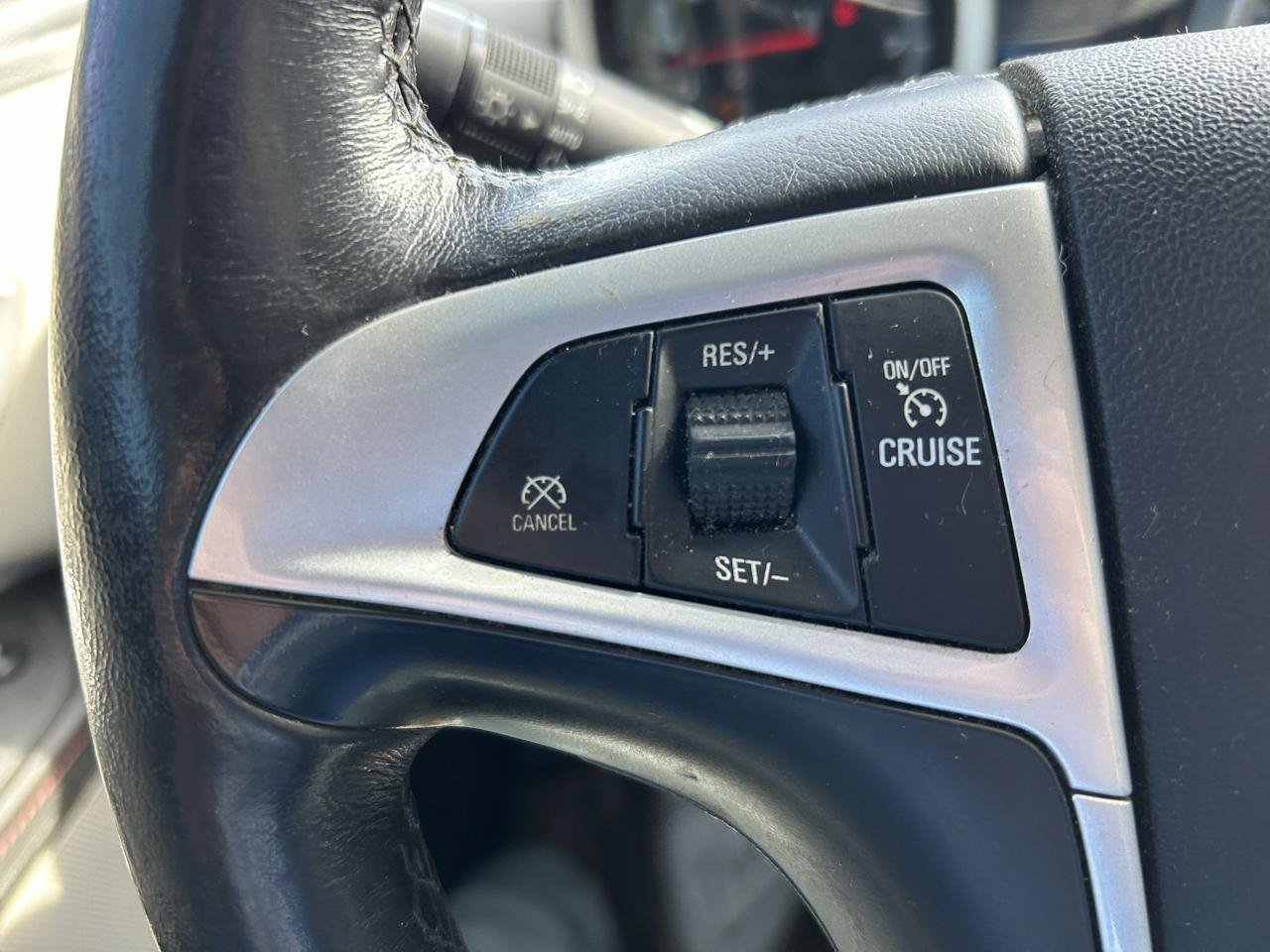 Used 2015 Chevrolet Equinox LT AWD/4WD image 18