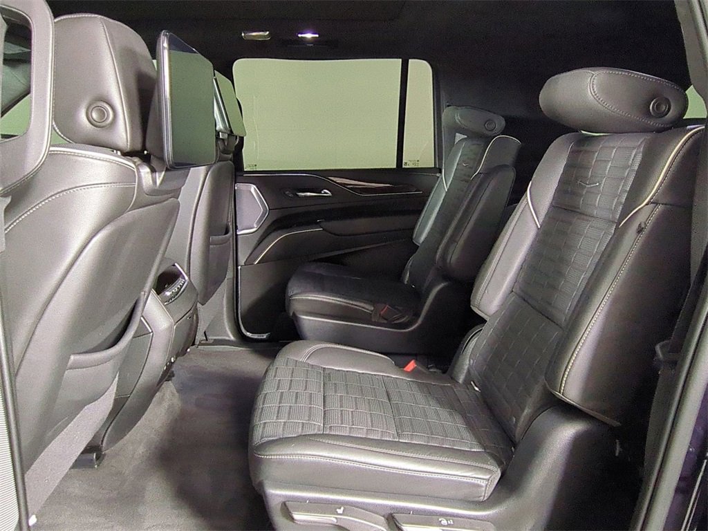 Used 2022 Cadillac Escalade ESV Sport Platinum image 15