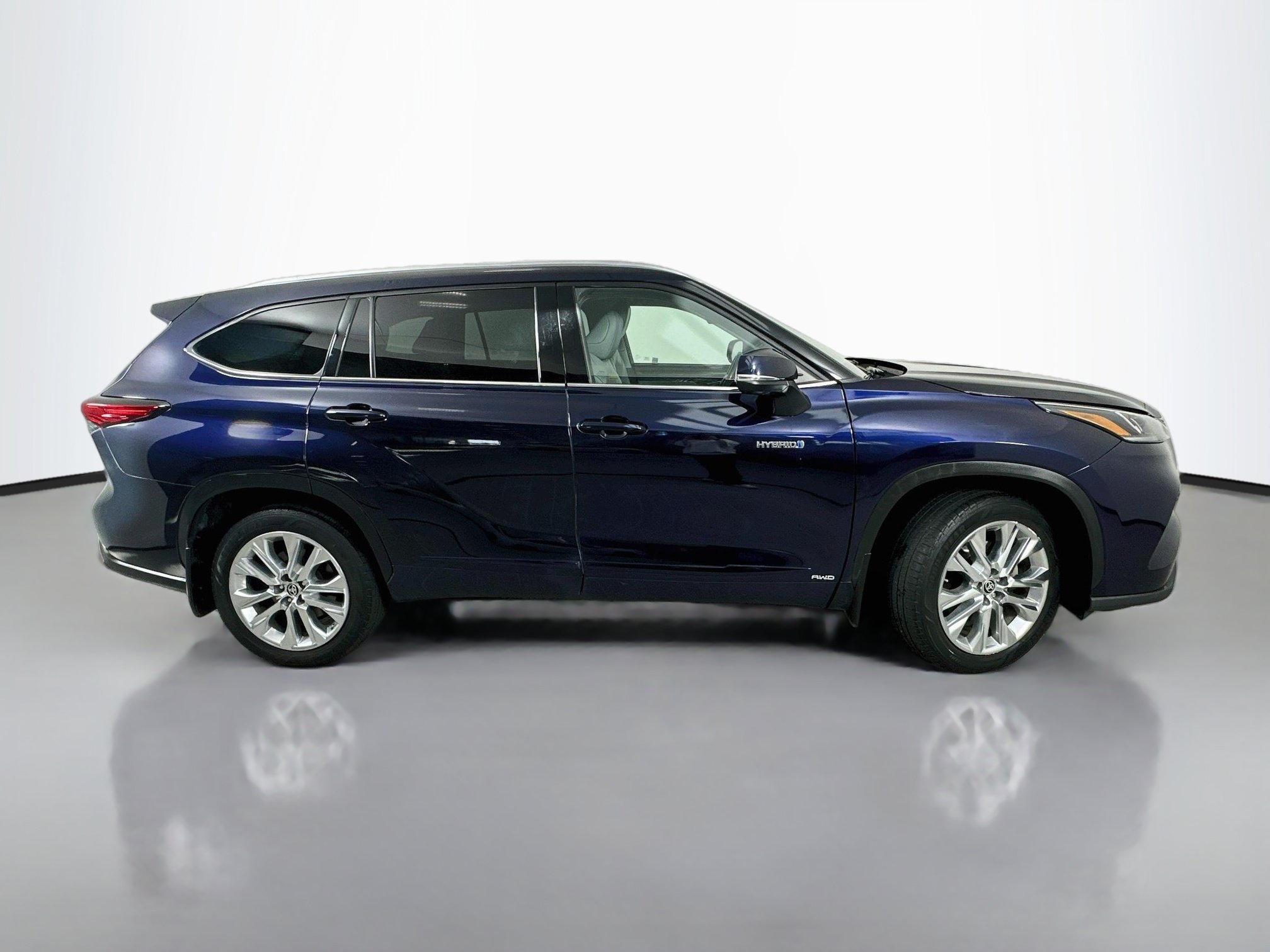 Certified 2020 Toyota Highlander Limited w/ Protection Package #3 AWD/4WD image 8