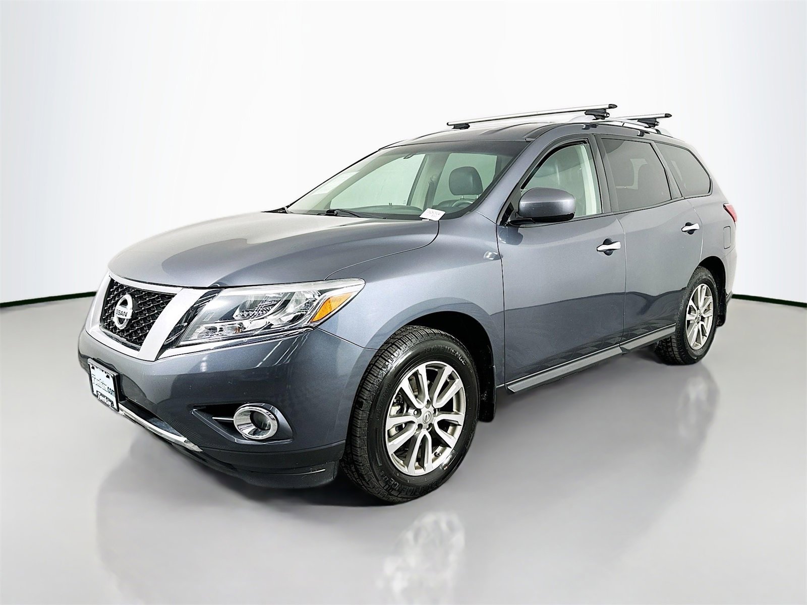 Used 2013 Nissan Pathfinder SV image 4