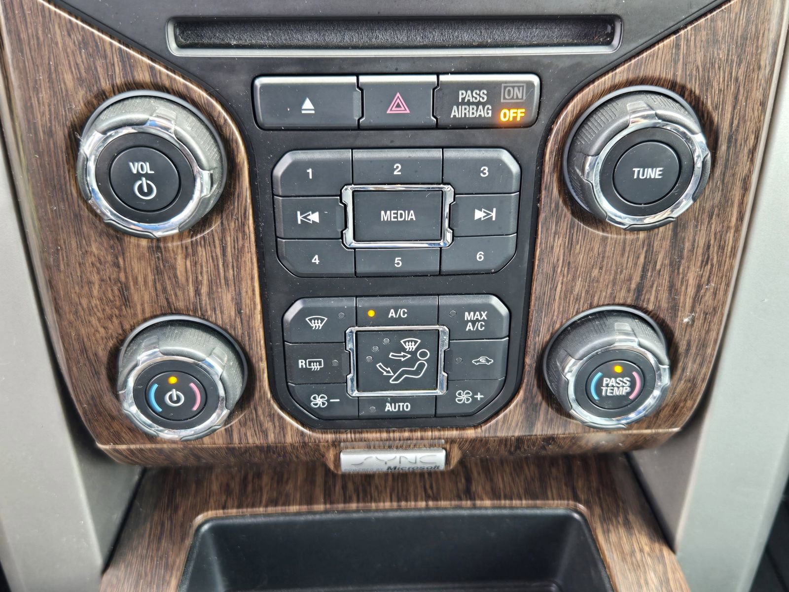 Used 2013 Ford F150 Lariat w/ Luxury Equipment Group AWD/4WD image 18