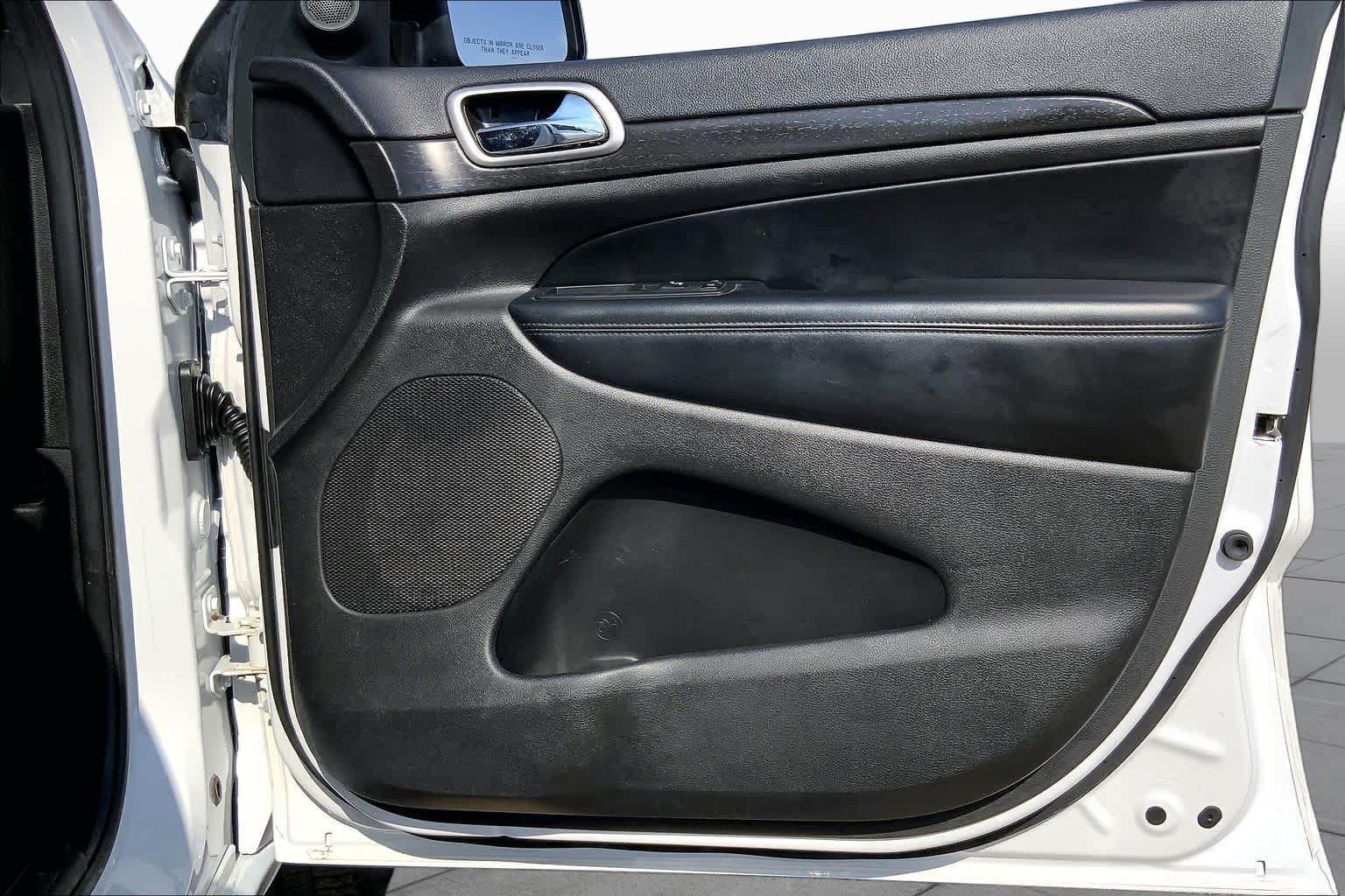 Used 2018 Jeep Grand Cherokee Altitude RWD image 21