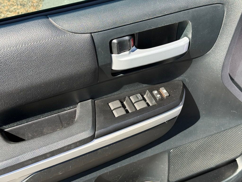Used 2017 Toyota Tundra SR5 image 12