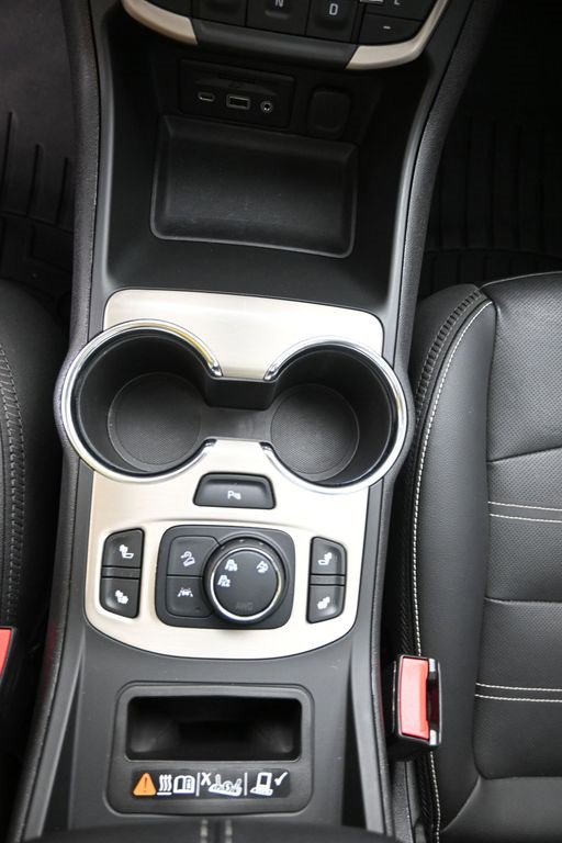 Used 2023 GMC Terrain Denali image 18