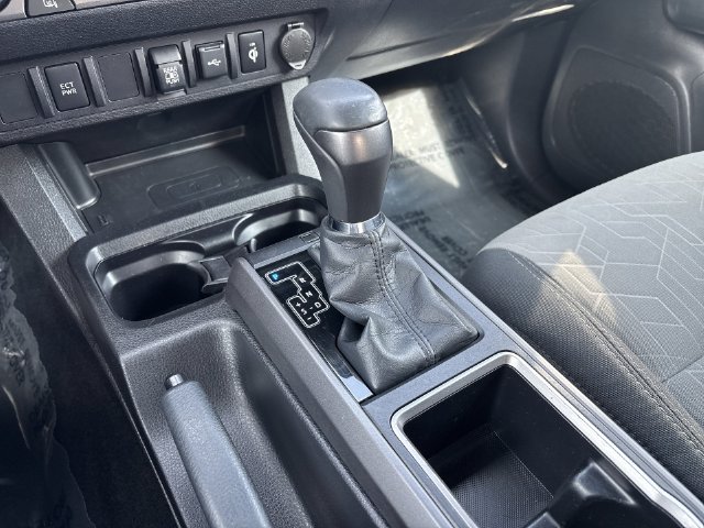 Used 2022 Toyota Tacoma TRD Off-Road AWD/4WD image 27