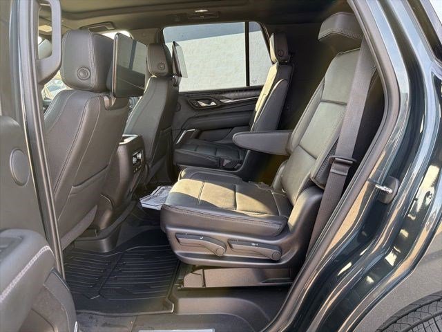 Used 2021 GMC Yukon Denali w/ Denali Premium Package image 12