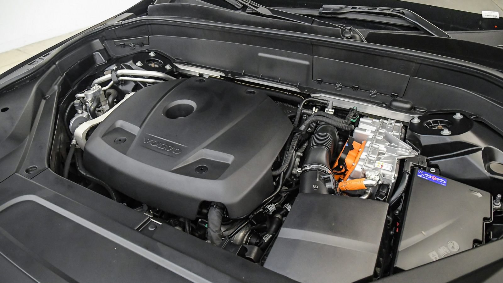 Certified 2023 Volvo XC90 T8 Ultimate AWD/4WD image 30