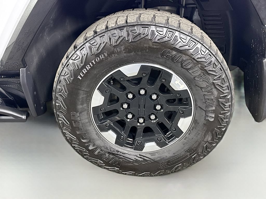 Used 2025 GMC Hummer EV 2X w/ Extreme Off-Road Package AWD/4WD image 36