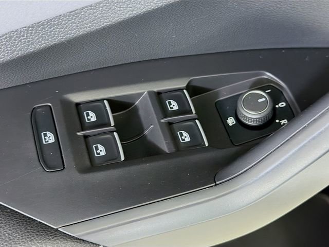 Used 2025 Volkswagen Jetta SE w/ Sunroof Package image 19