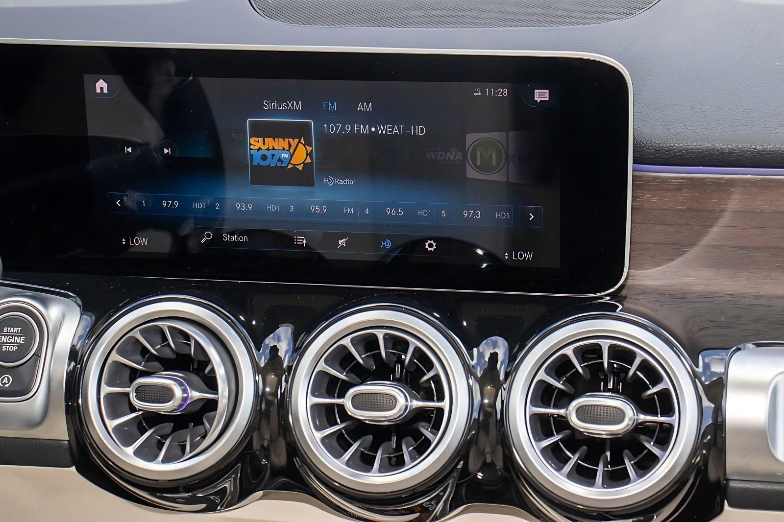 Used 2020 Mercedes-Benz GLB 250 image 22