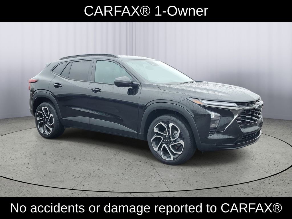 Certified 2025 Chevrolet Trax RS w/ Driver Confidence Package image 2