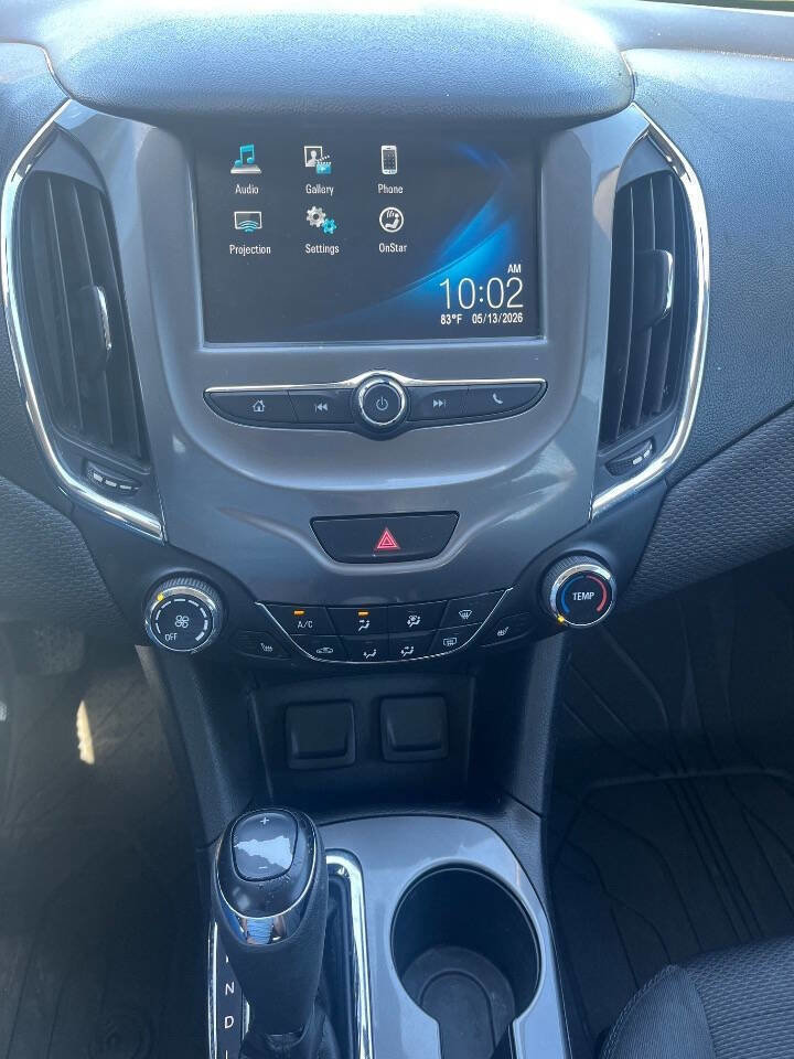 Used 2018 Chevrolet Cruze LT w/ Convenience Package FWD image 14