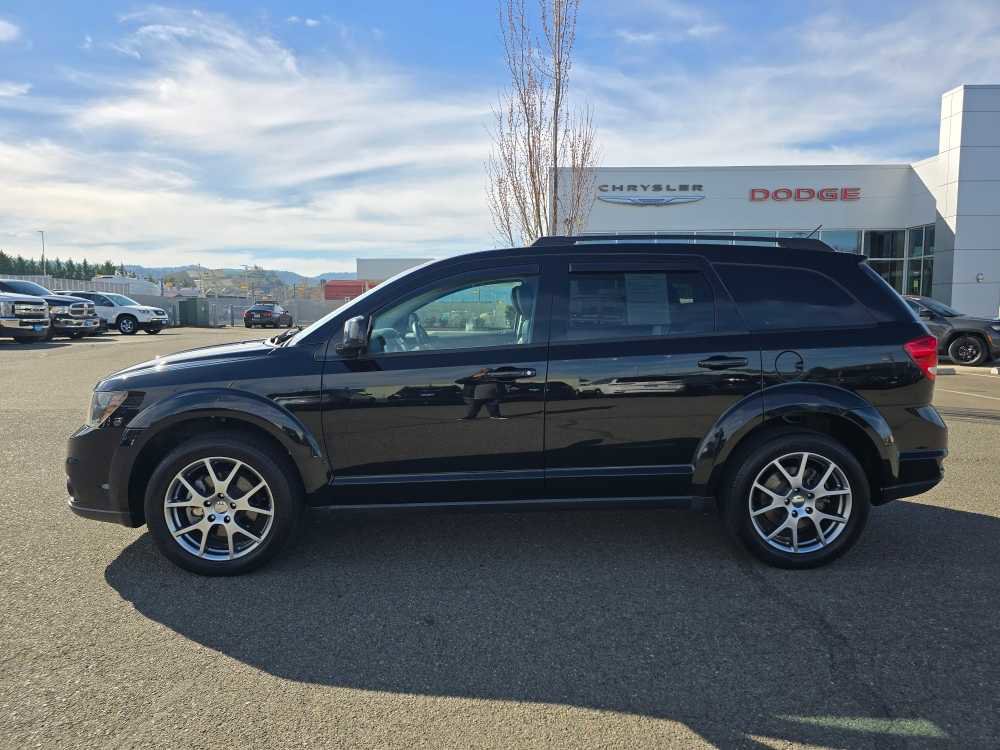 Used 2015 Dodge Journey R/T w/ Flexible Seating Group image 2