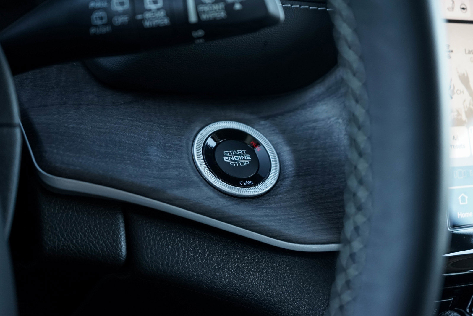 Used 2022 Jeep Grand Cherokee L Limited w/ Luxury Tech Group II image 21