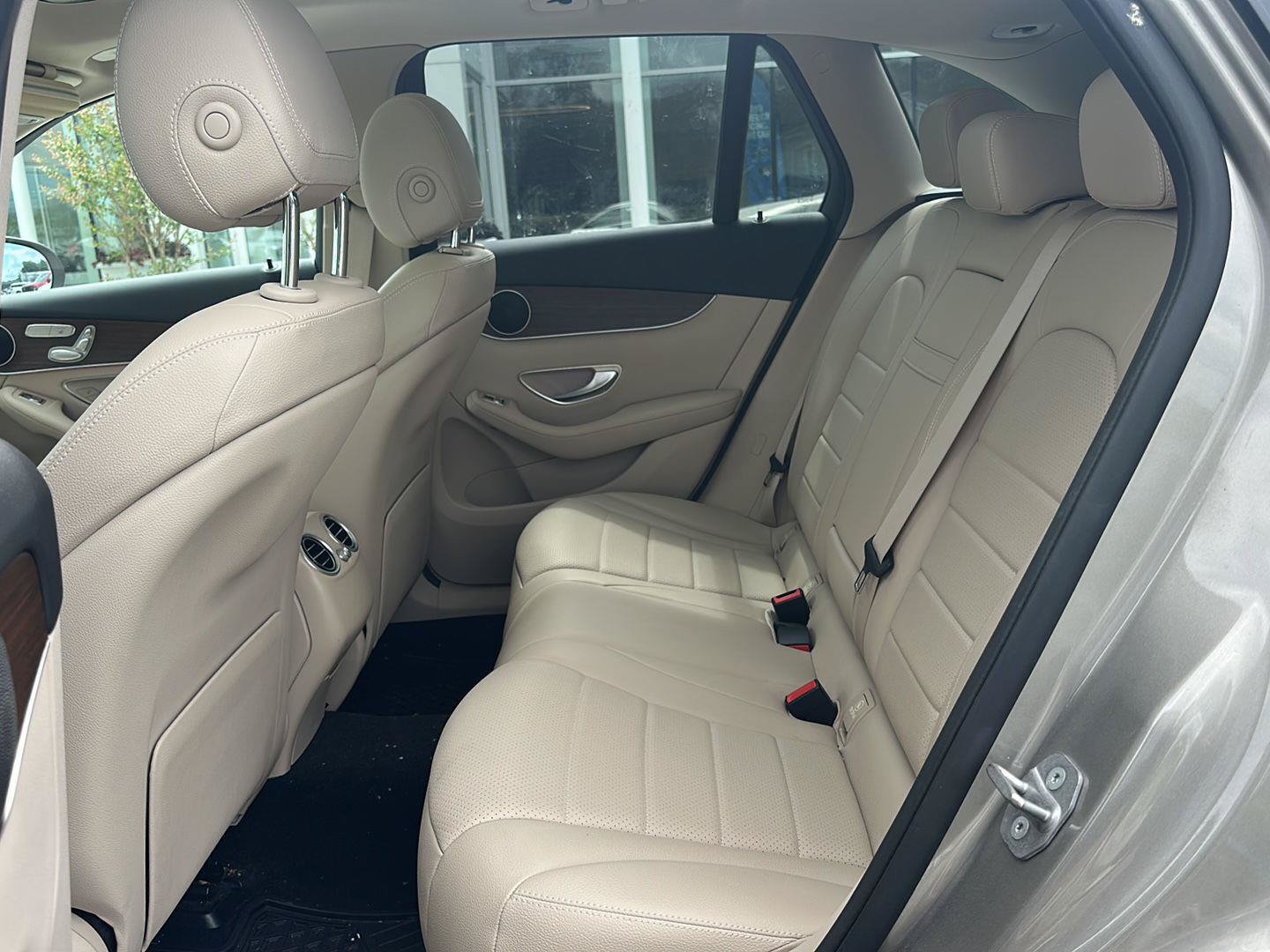 Used 2021 Mercedes-Benz GLC 300 4MATIC image 10