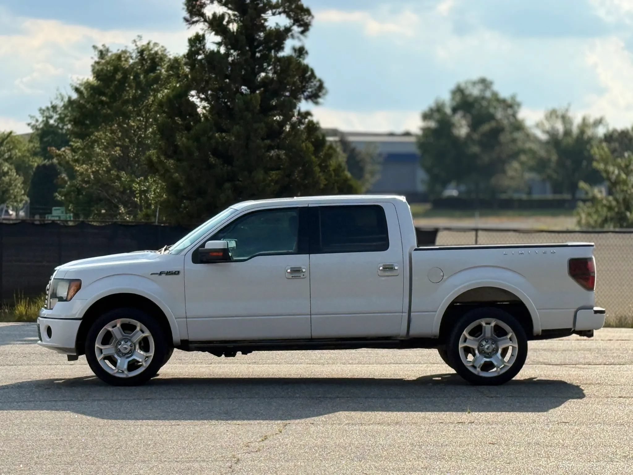 Used 2011 Ford F150 Lariat Limited AWD/4WD image 8