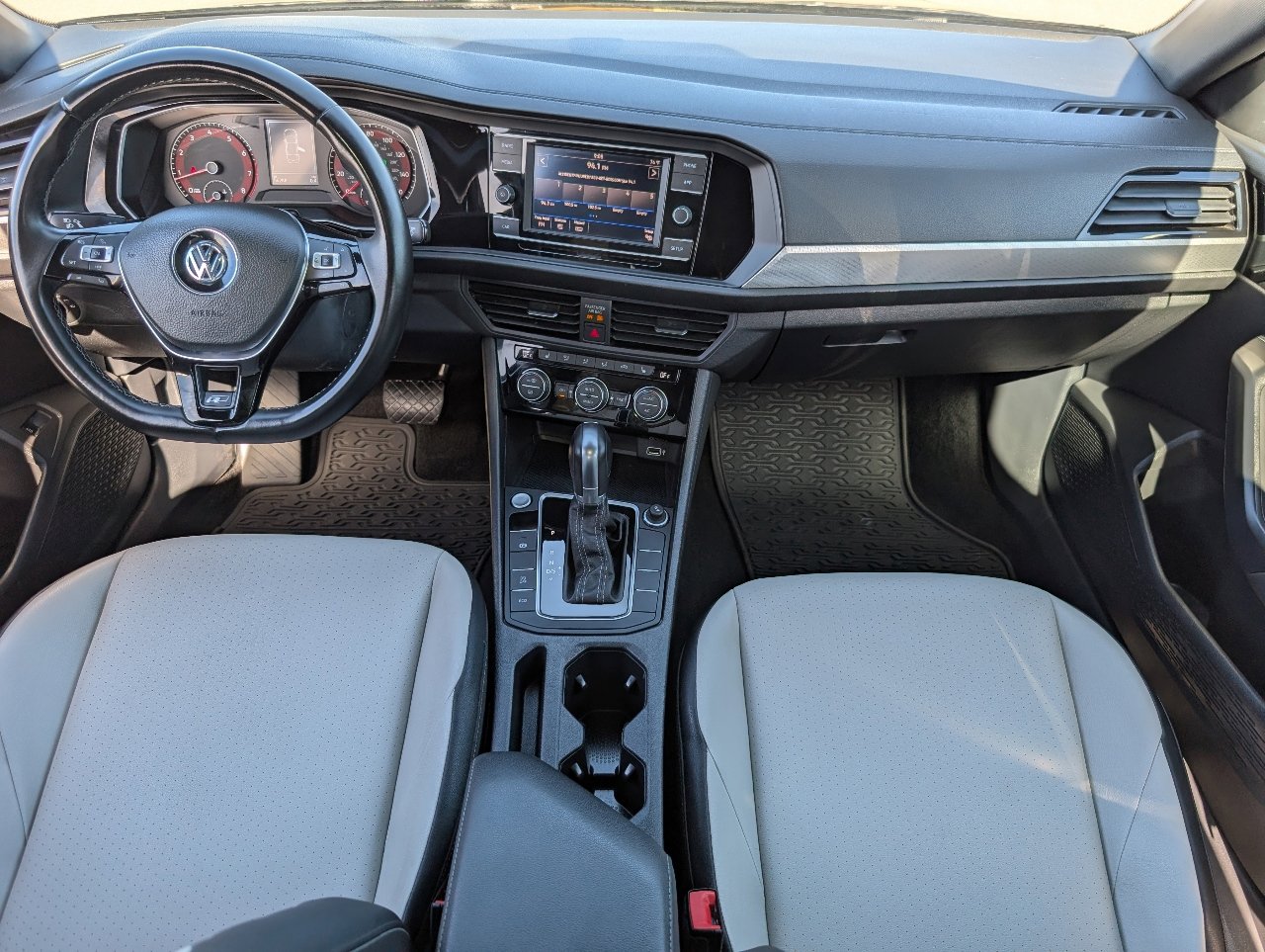 Used 2019 Volkswagen Jetta R-Line image 4