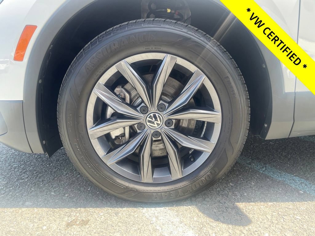 Certified 2023 Volkswagen Tiguan SE AWD/4WD image 11