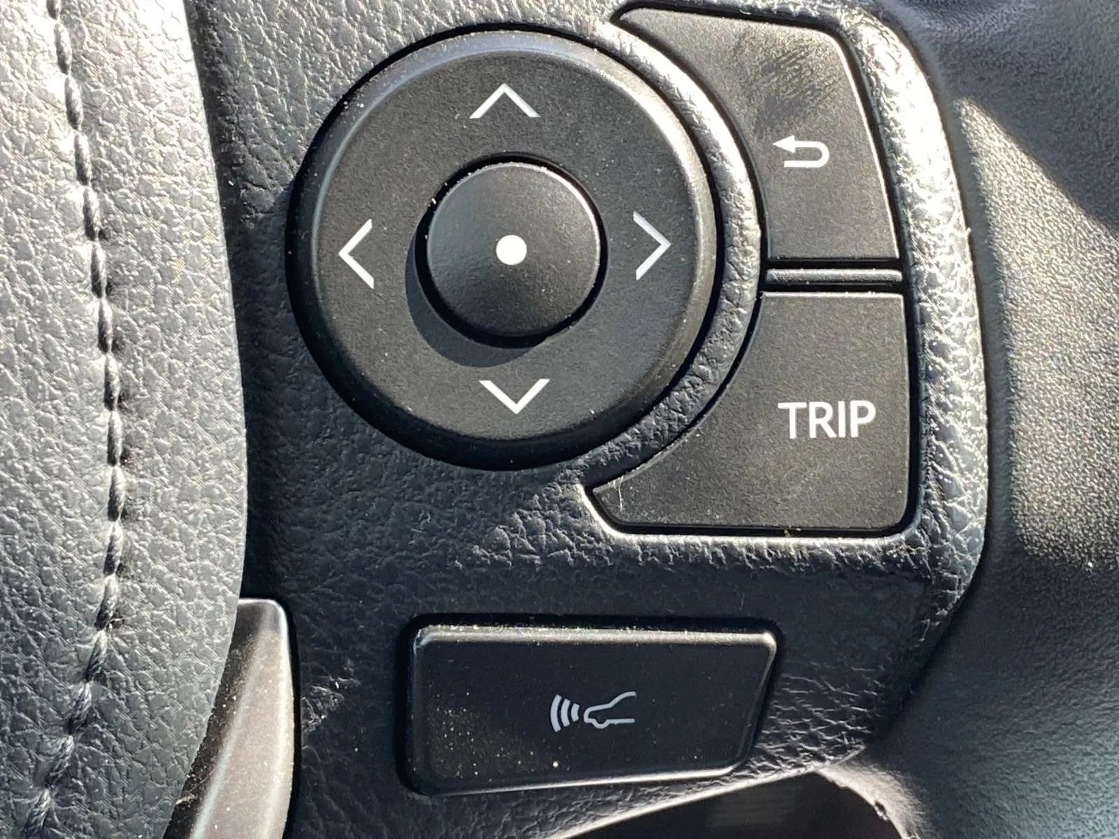 Used 2017 Toyota RAV4 Limited FWD image 24
