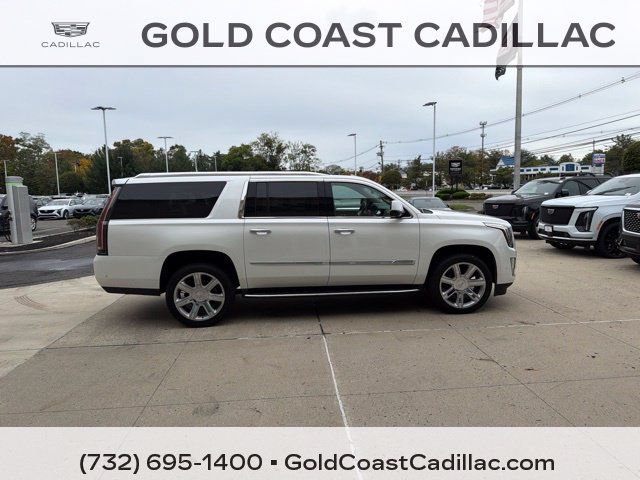 Used 2019 Cadillac Escalade ESV Luxury AWD/4WD image 4