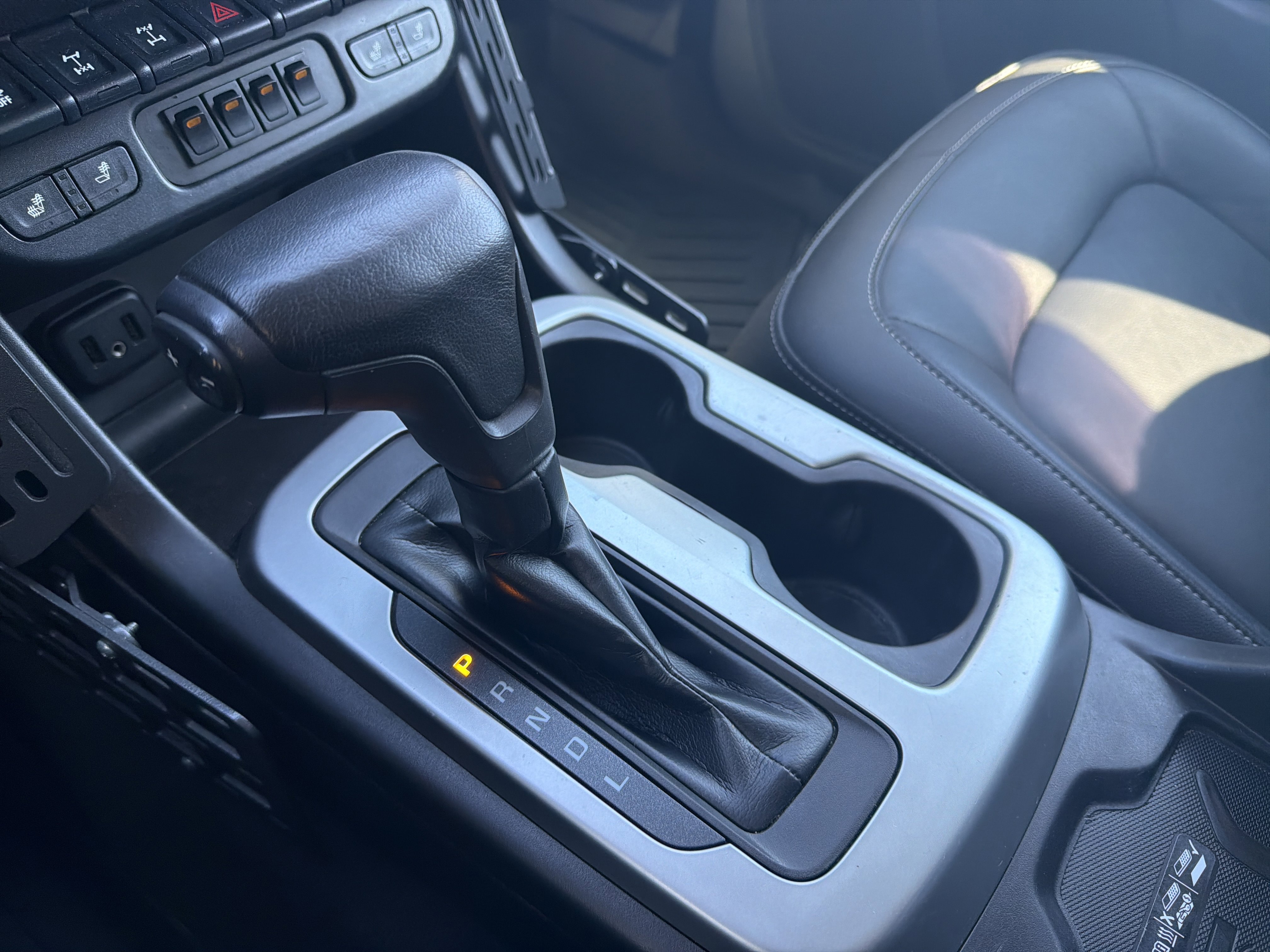 Used 2019 Chevrolet Colorado ZR2 w/ ZR2 Dusk Special Edition image 25