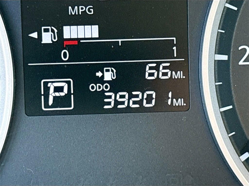 Used 2022 Nissan Kicks S image 12